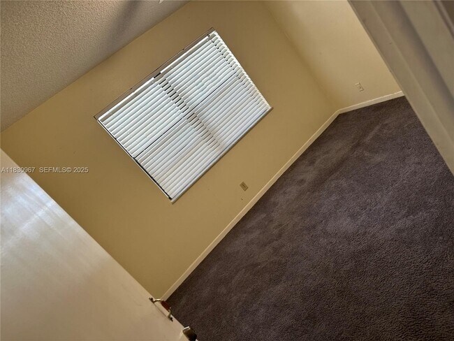 Building Photo - 6575 W Oakland Park Blvd