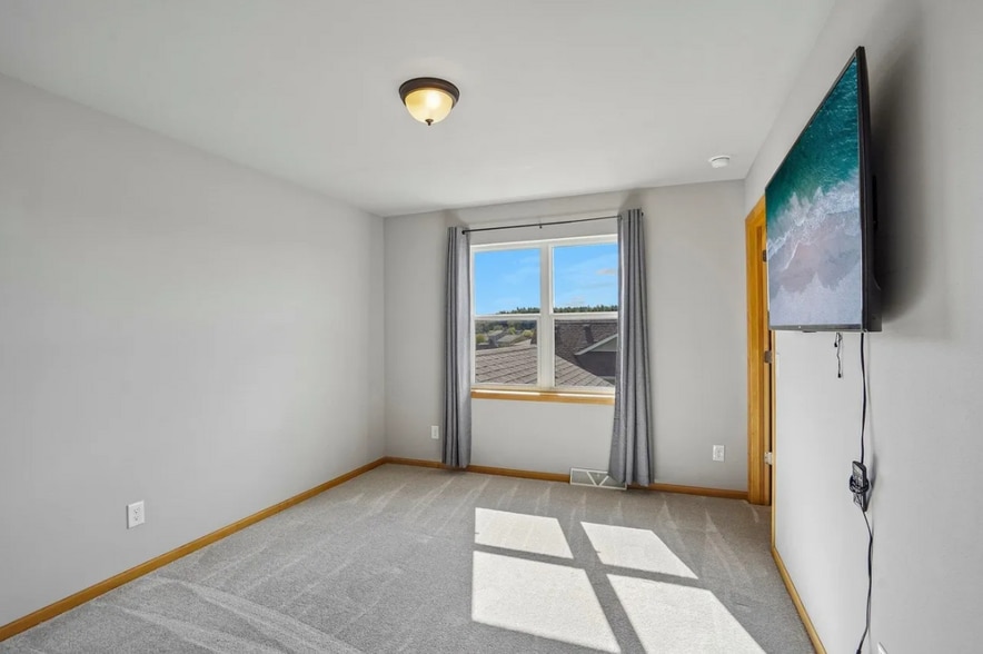 Building Photo - 1394 Winchester Pass