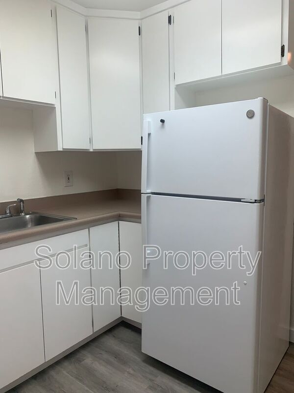 Building Photo - 702 Jackson St