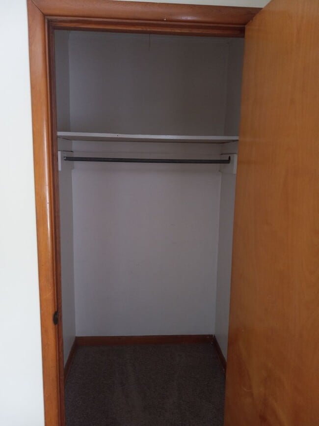 Building Photo - 67 N Kennebec Ave