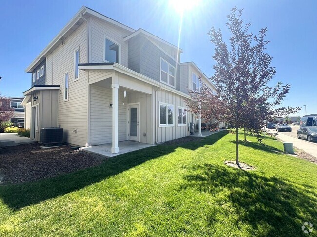 Building Photo - 5601 E Bollo St