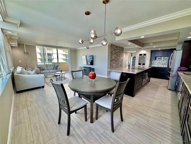 Building Photo - 5440 N Ocean Dr