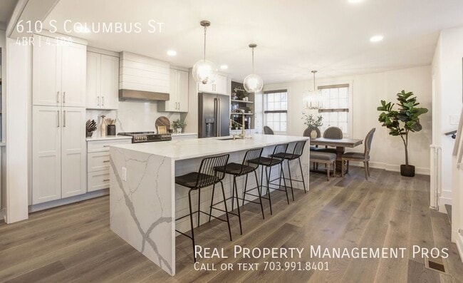 Building Photo - Stunning Corner Townhouse, Old Town Alexan...