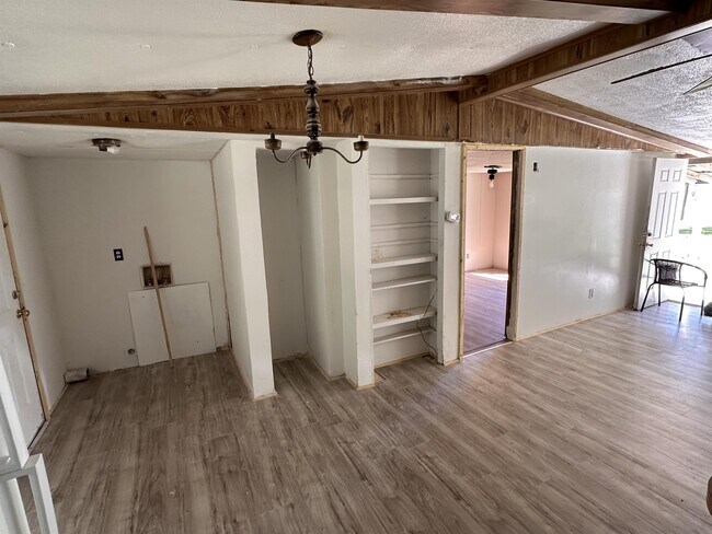 Building Photo - 103 Sherri Lee Ter