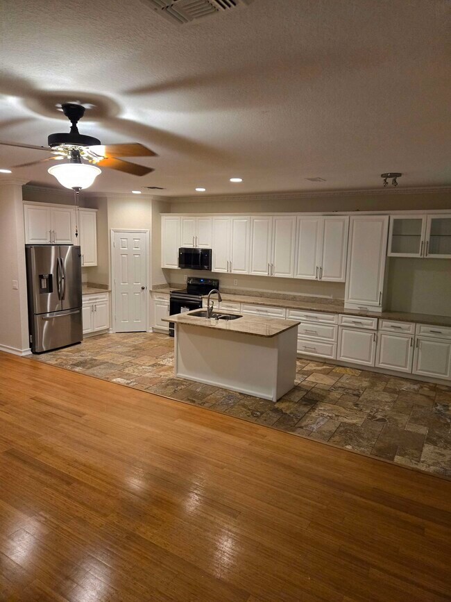 Building Photo - 13520 Cypress Head Dr