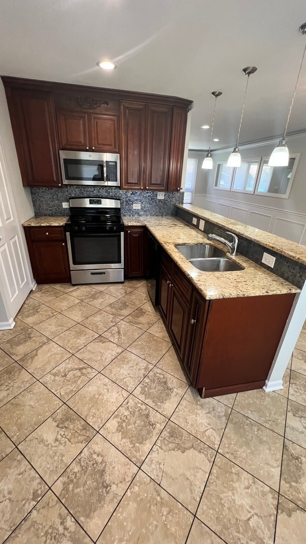 Building Photo - 3321 Hickory Ln