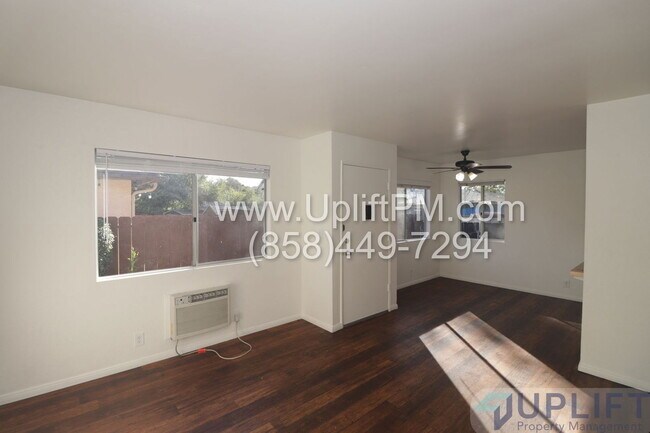 Building Photo - 820 Scranton St