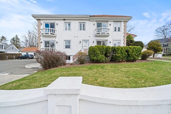 Building Photo - 1 Salem St