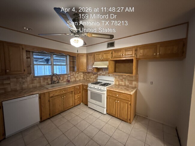 Building Photo - Wonder Homes