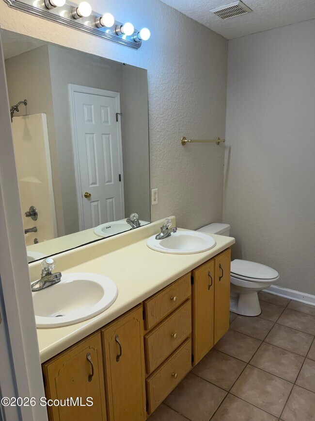 Building Photo - 302 Windridge Dr