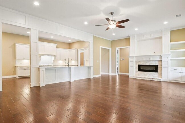 Building Photo - 124 Abamillo Dr