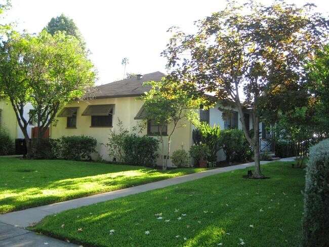 Building Photo - 1726 La Senda Pl