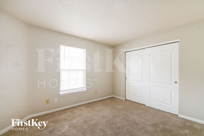 Building Photo - 12663 Republic Dr