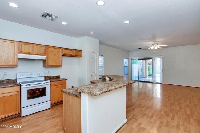 Building Photo - 12839 W Sells Dr