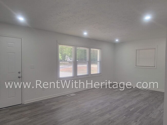 Building Photo - WOW!!! GORGEOUS BRICK RANCH HOME/ TOTALLY ...