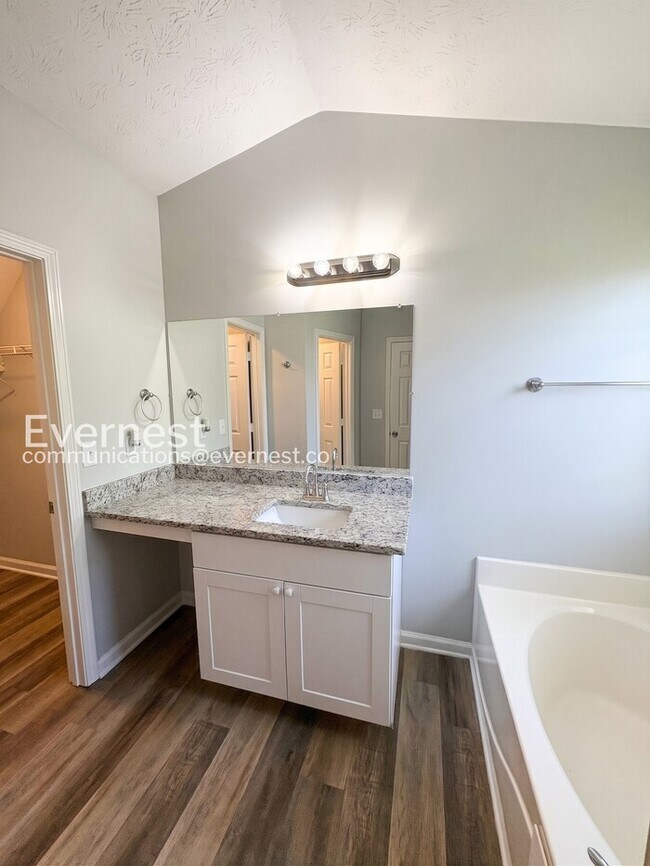 Building Photo - 459 Sawtooth Ln