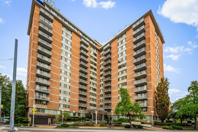 Building Photo - 1 E University Pkwy