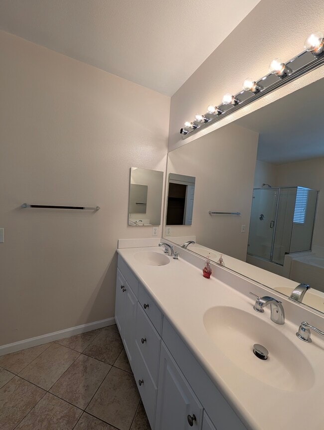 Building Photo - 1468 Burns Ln