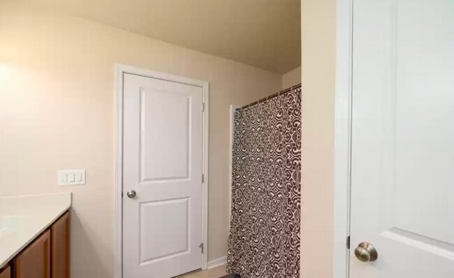 Building Photo - 9055 Coneflower Dr