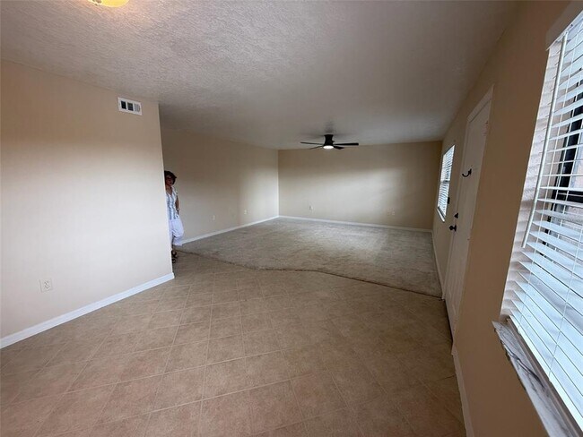 Building Photo - 6100 Gulfport Blvd S