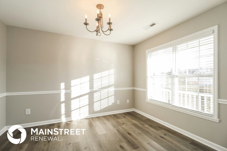 Building Photo - 5817 Sunny Ridge Tr