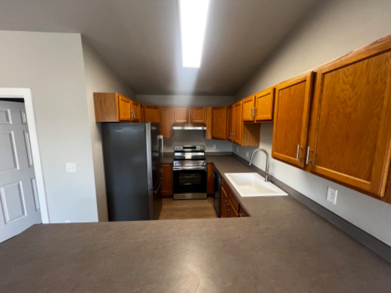 Building Photo - 2141 Teal Dr