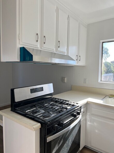 Building Photo - 2626 W Aurora St