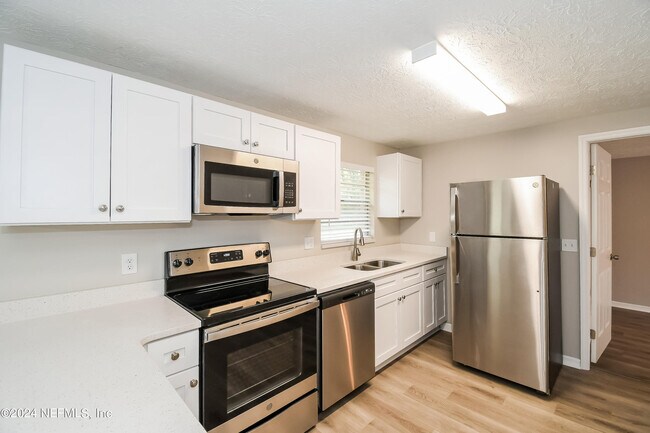 Building Photo - 8326 Santman Ct