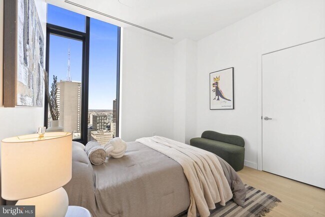 Building Photo - 210 S 12th St