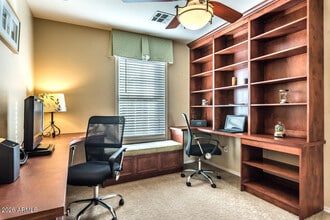 Building Photo - 1664 E Bridgeport Pkwy