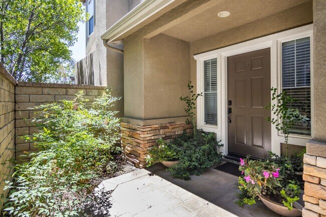 Building Photo - Coming Soon - Highly desired Alta Vista Community Home!