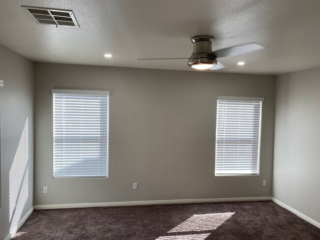 Building Photo - NW!!! 4 bedrooms!!! Pool and Spa!!! All ti...
