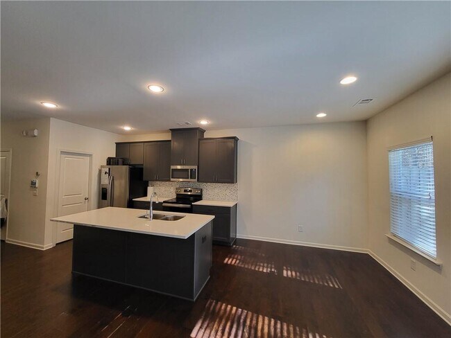 Building Photo - 5163 Madeline Pl