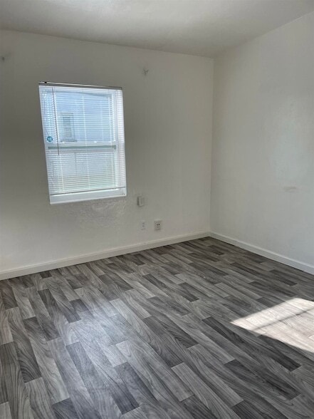 Building Photo - 6 Christopher St