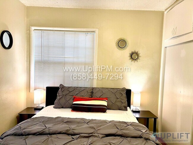 Building Photo - 4829 Castle Ave