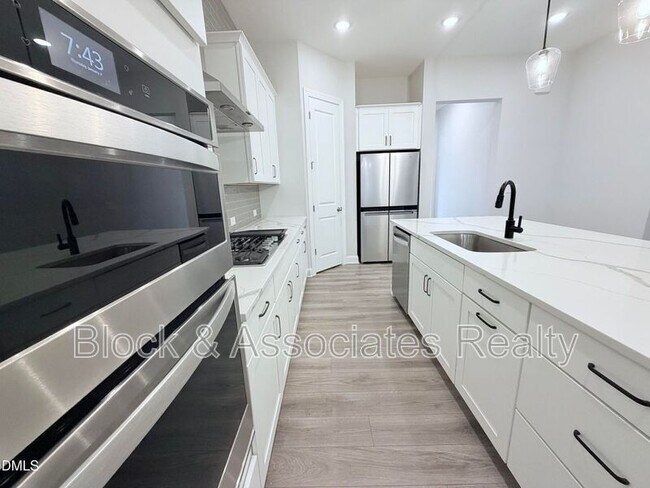 Building Photo - 1028 Bravura Dr