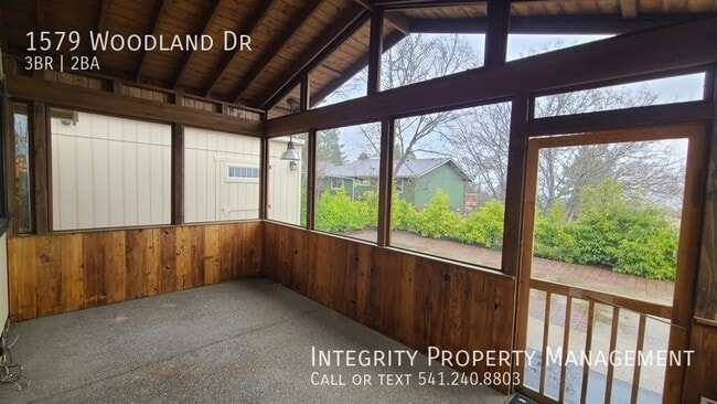 Building Photo - 1579 Woodland Dr