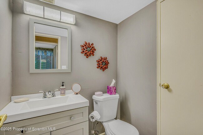 Building Photo - 1504 Summit Pointe