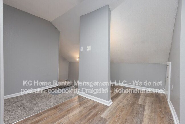 Building Photo - 1111 W 44th St