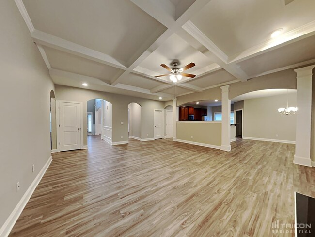 Building Photo - 302 Bronze Dr
