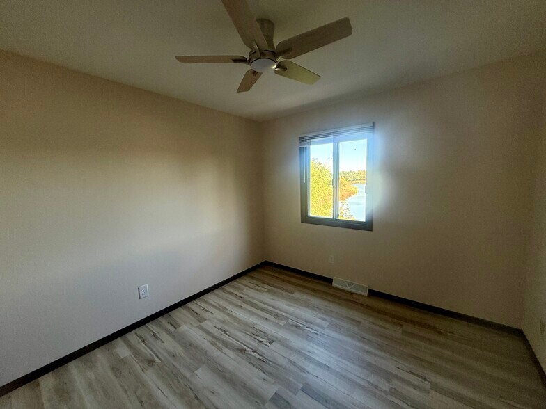 BR2 - 7217 Park Shores Ct