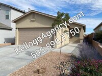 Building Photo - MUST SEE 3BR/2Bath