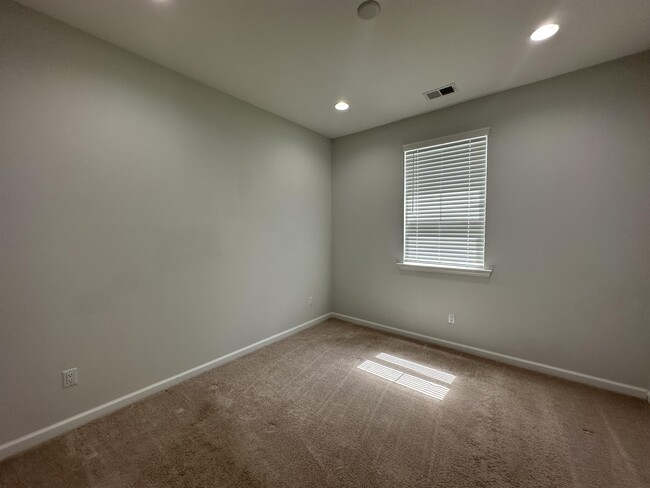 Building Photo - 319 Flip Flop Ct