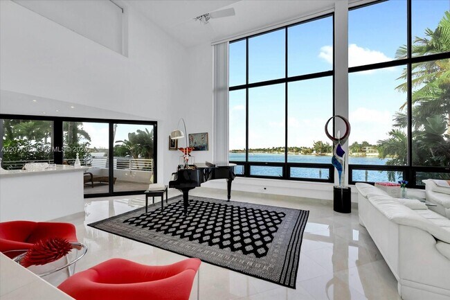 Building Photo - 279 N Hibiscus Dr