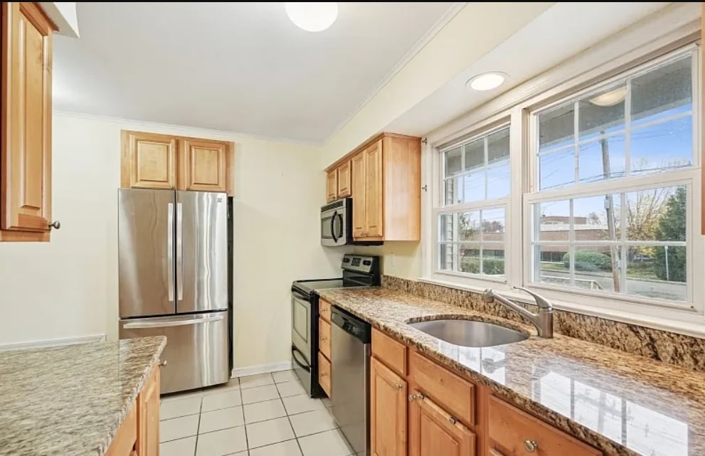 Building Photo - 15 Park St