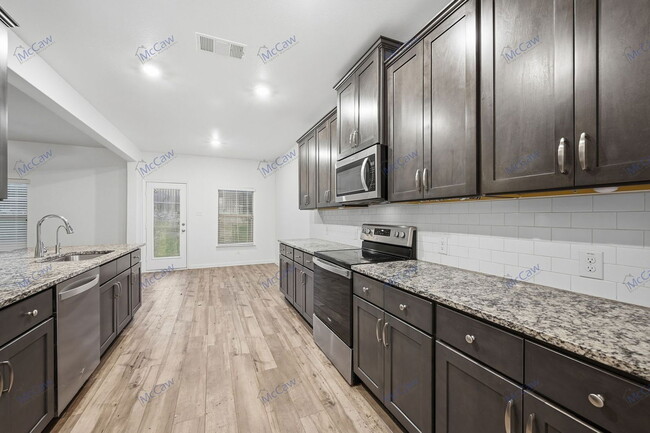 Building Photo - 238 Enchanted Way