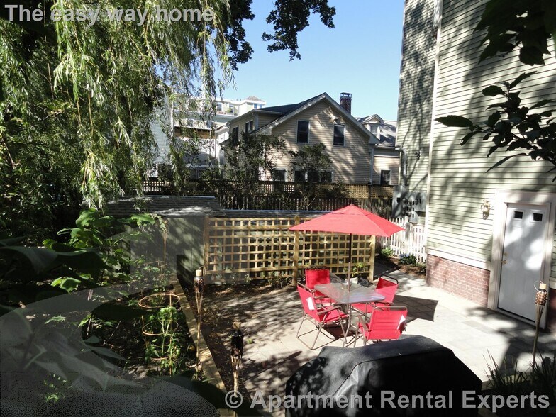 Building Photo - 231 Norfolk St