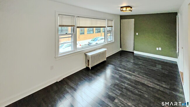 Building Photo - 18 Riverside Ave