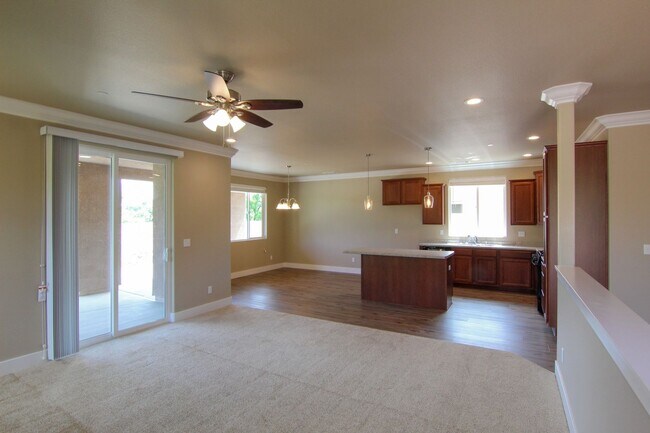 Building Photo - Brand New Build!