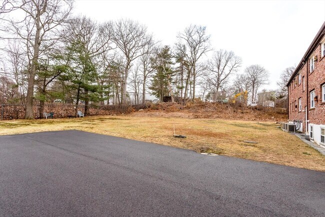 Building Photo - 157 Central St